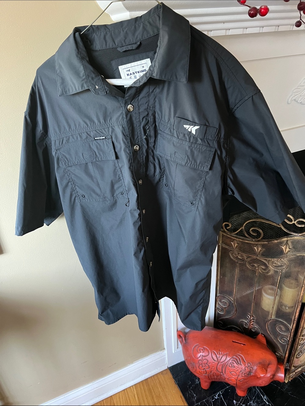 Men’s KastKing Black Casual Short Sleeve Button Down Shirt Size Medium